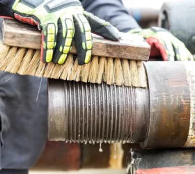 corrosion-control-pipe-thread-cleaning-768x432